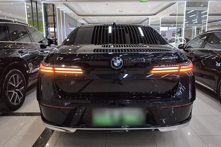 Used BMW i7 2023 xDrive60L Luxury Package Rear