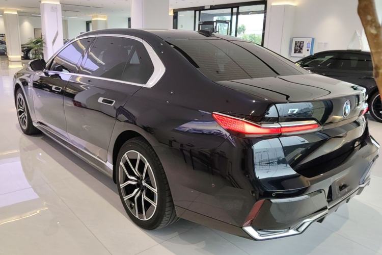 Used BMW i7 2023 eDrive50L Leading M Sport Package Rear Left 45 Deg