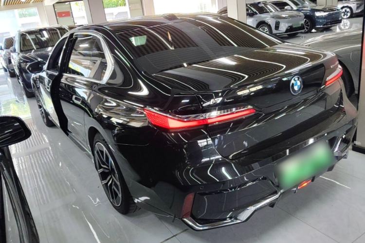 Used BMW i7 2023 eDrive50L Leading M Sport Package Rear Left 45 Deg