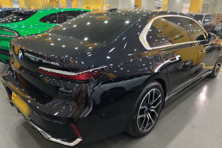 Used BMW i7 2023 eDrive50L Leading M Sport Package Rear Right 45 Deg
