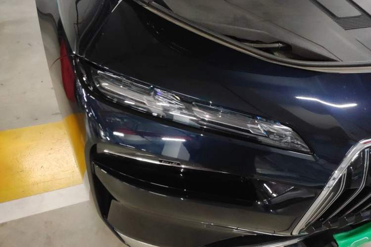Used BMW i7 2023 xDrive60L Luxury Package Right Front Headlight
