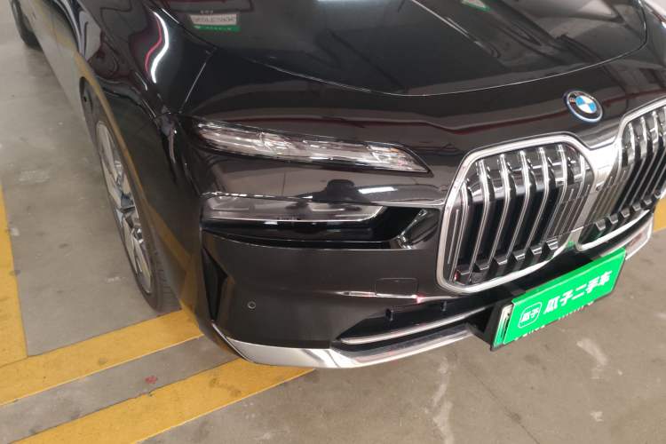 Used BMW i7 2023 xDrive60L Luxury Package Right Front Headlight