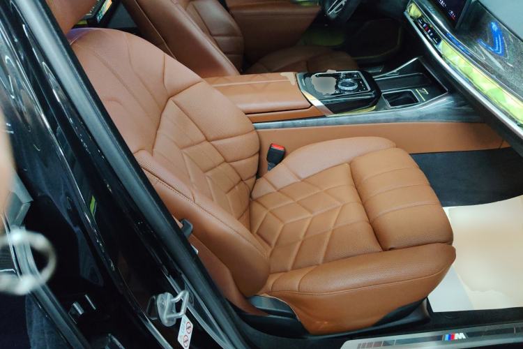 Used BMW i7 2023 eDrive50L Prestige M Sport Package Right Front Seat