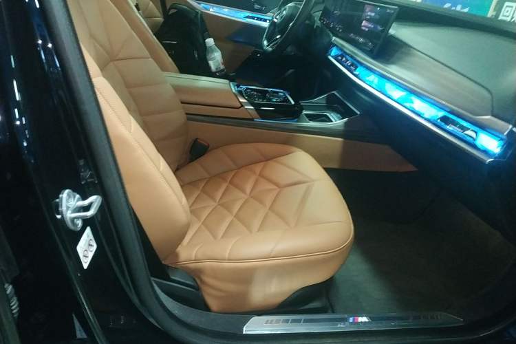 Used BMW i7 2023 eDrive50L Leading M Sport Package Right Front Seat