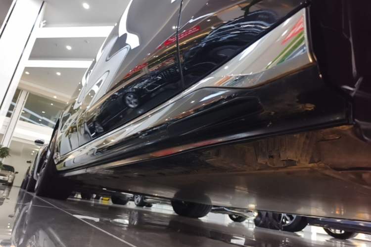 Used BMW i7 2023 eDrive50L Leading M Sport Package Right Side Sill