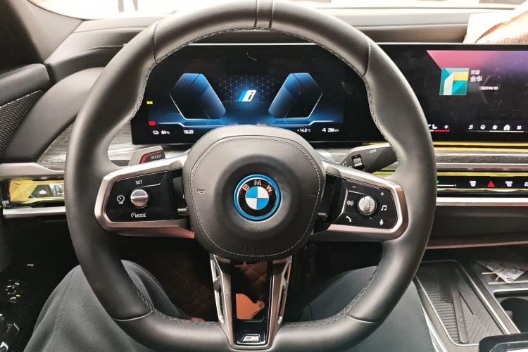 Used BMW i7 2023 eDrive50L Prestige M Sport Package Steering Wheel