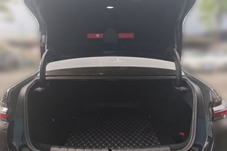 Used BMW i7 2023 eDrive50L Leading M Sport Package Trunk