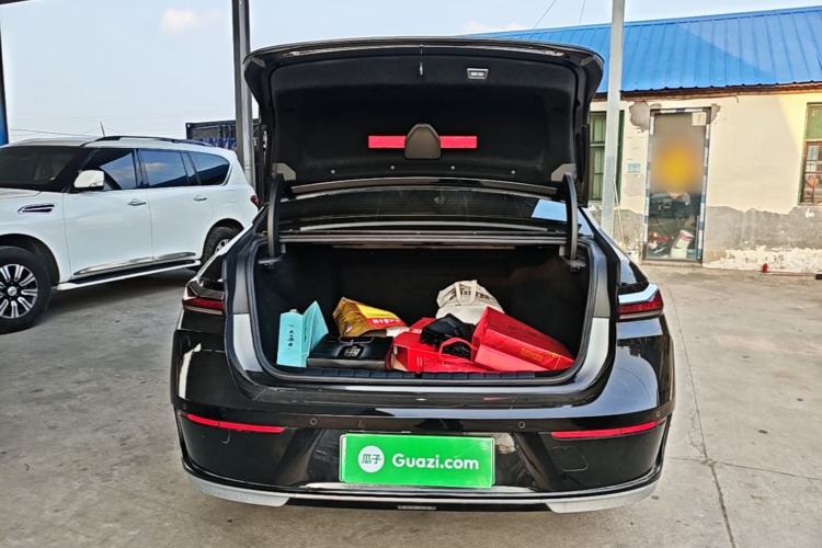 Used BMW i7 2023 eDrive50L Prestige Luxury Package Trunk