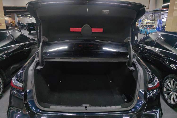 Used BMW i7 2023 eDrive50L Leading M Sport Package Trunk