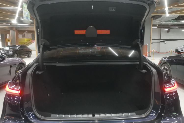 Used BMW i7 2023 eDrive50L Leading M Sport Package Trunk