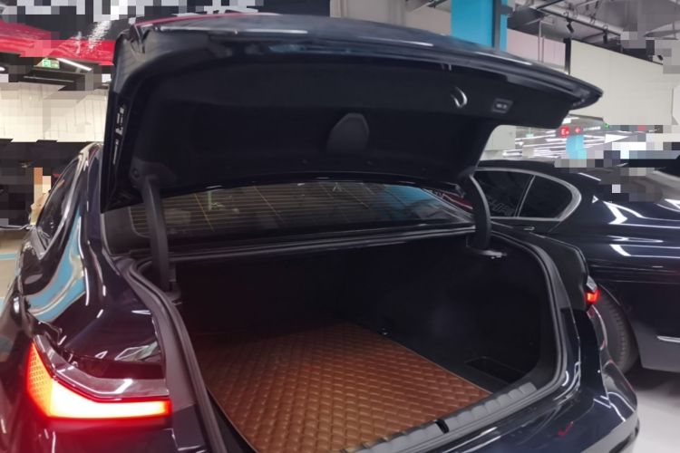Used BMW i7 2023 eDrive50L Leading M Sport Package Trunk