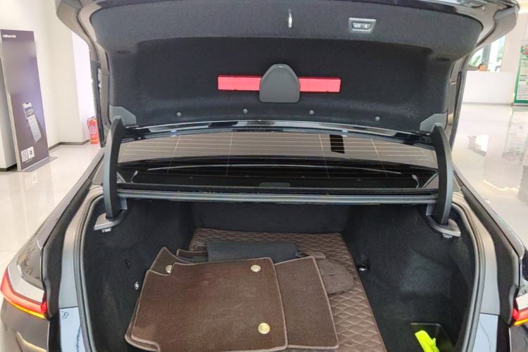 Used BMW i7 2023 eDrive50L Leading M Sport Package Trunk