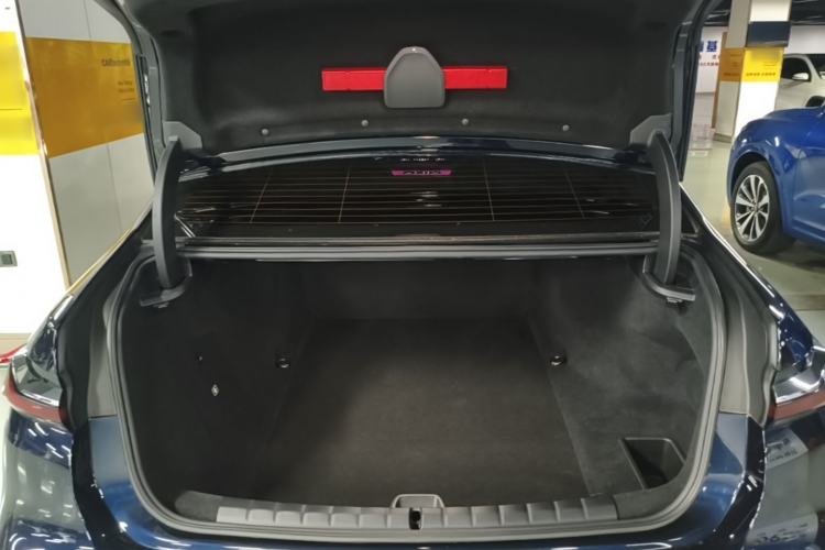 Used BMW i7 2023 eDrive50L Leading M Sport Package Trunk