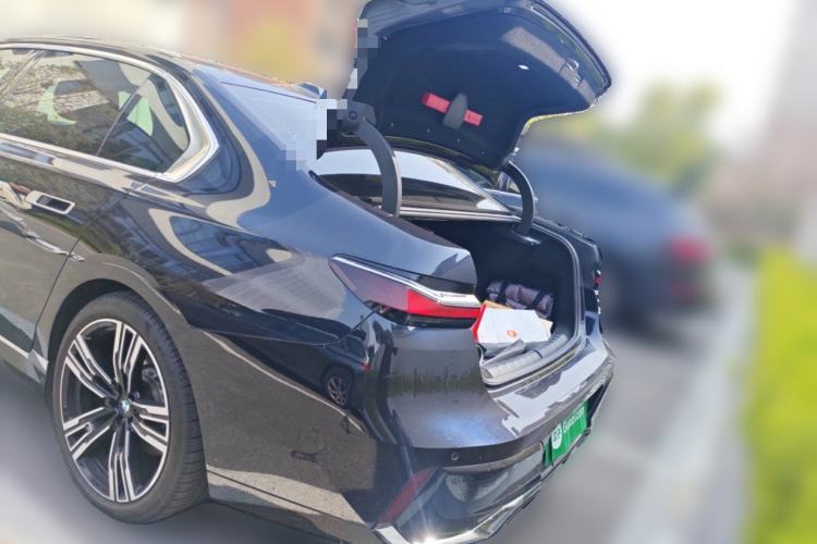 Used BMW i7 2023 eDrive50L Prestige M Sport Package Trunk