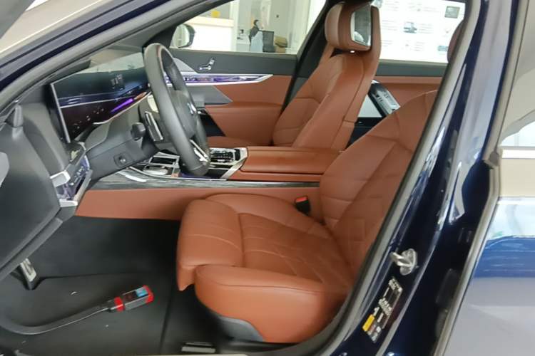 Used BMW i7 2023 eDrive50L Prestige M Sport Package Left Front Seat