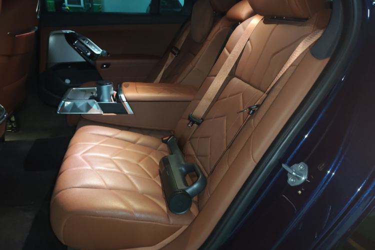 Used BMW i7 2023 eDrive50L Prestige Luxury Package Left Rear Seat