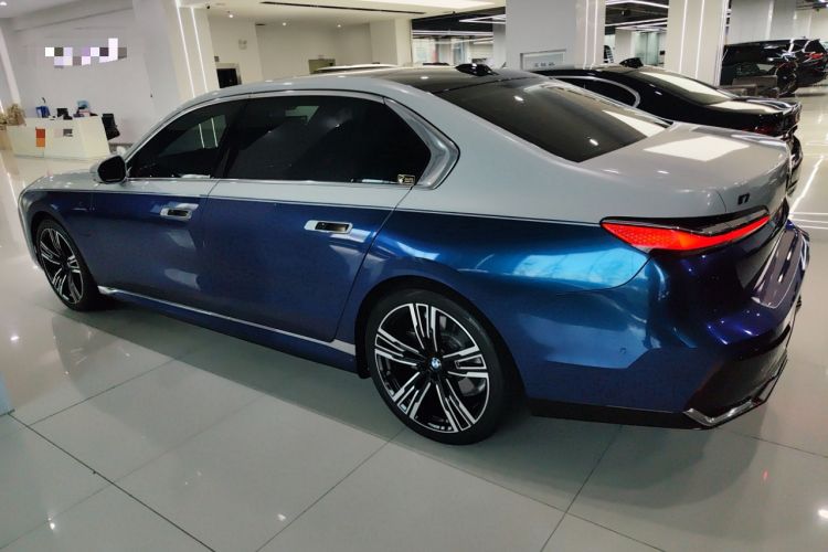 Used BMW i7 2023 eDrive50L Prestige M Sport Package Left Side