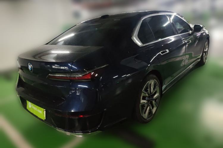Used BMW i7 2023 eDrive50L Prestige Luxury Package Rear Right 45 Deg
