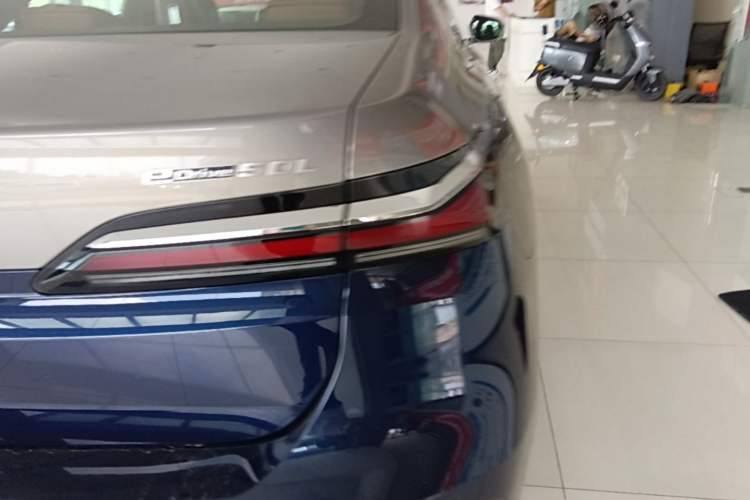 Used BMW i7 2023 eDrive50L Prestige M Sport Package Right Rear Taillight