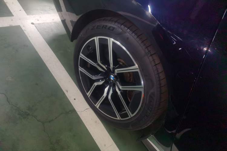 Used BMW i7 2023 eDrive50L Leading M Sport Package Right Rear Wheel Hub