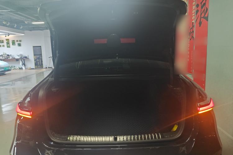 Used BMW i7 2023 eDrive50L Leading M Sport Package Trunk