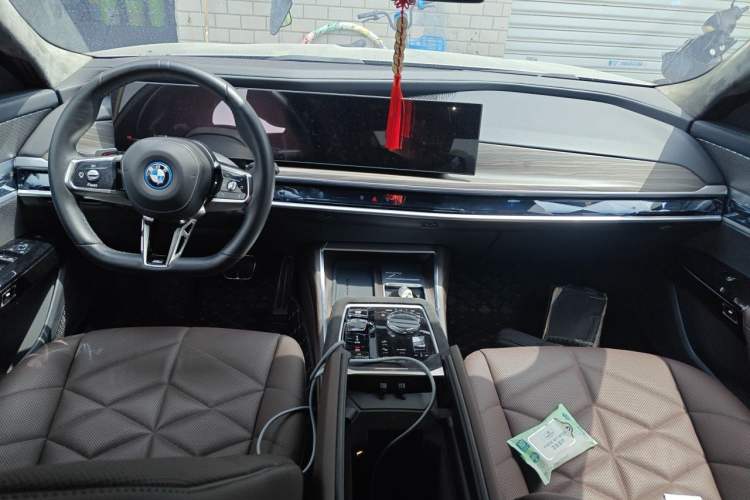 Used BMW i7 2023 eDrive50L Leading M Sport Package Center Console