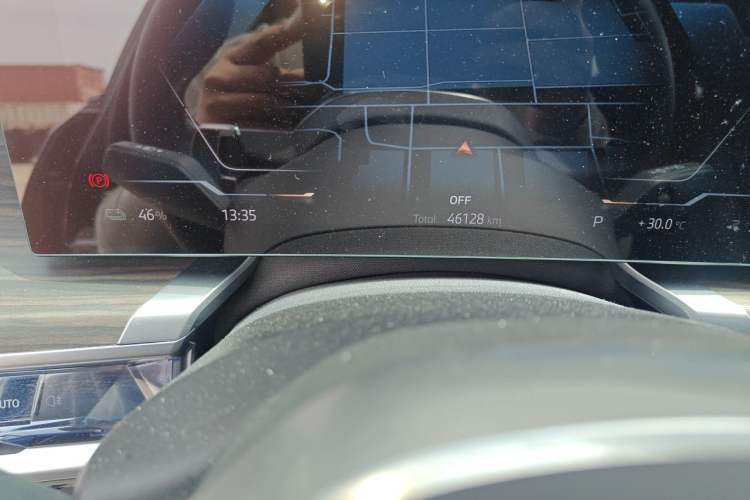 Used BMW i7 2023 eDrive50L Leading M Sport Package Odometer Close Up