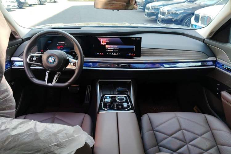Used BMW i7 2023 eDrive50L Leading M Sport Package Center Console