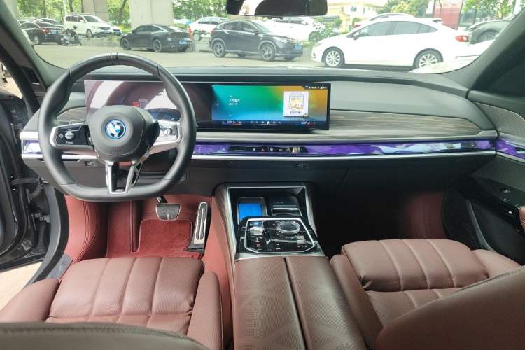 Used BMW i7 2023 eDrive50L Prestige M Sport Package Center Console