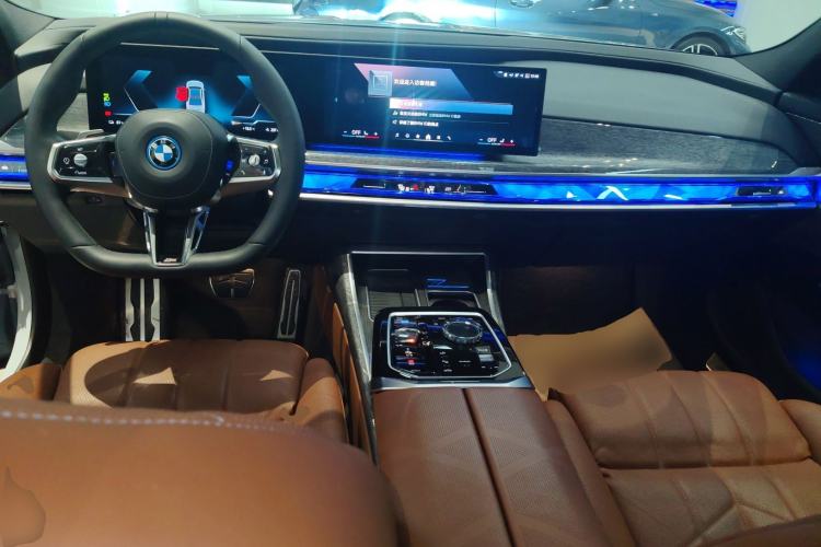 Used BMW i7 2023 eDrive50L Prestige M Sport Package Center Console