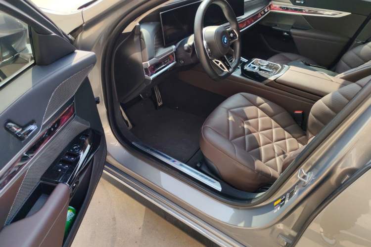 Used BMW i7 2023 eDrive50L Leading M Sport Package Driver Seat