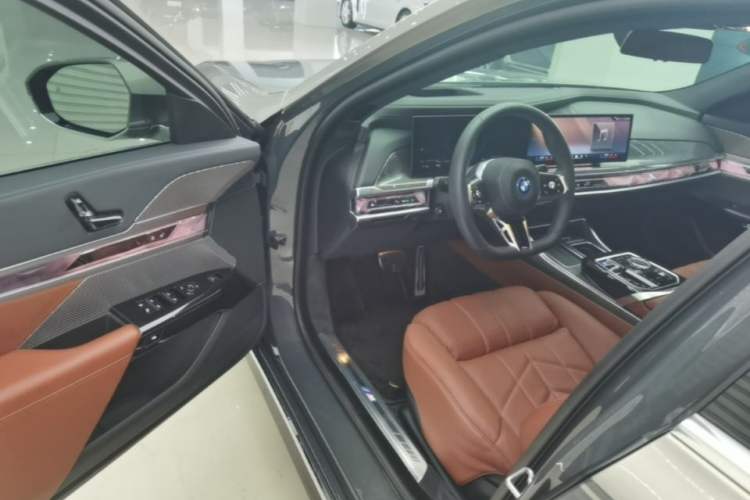 Used BMW i7 2023 eDrive50L Prestige M Sport Package Driver Seat