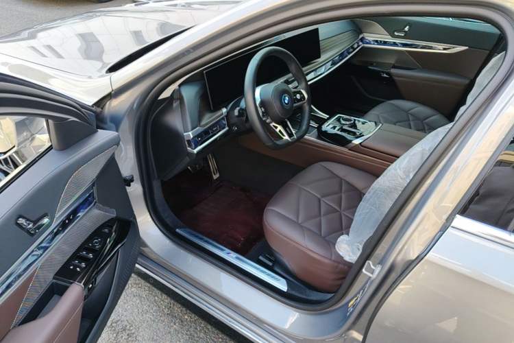 Used BMW i7 2023 eDrive50L Leading M Sport Package Driver Seat