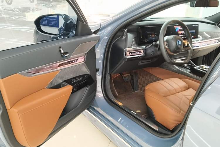 Used BMW i7 2023 eDrive50L Prestige Luxury Package Driver Seat