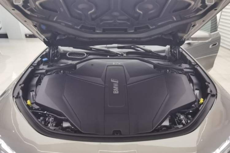 Used BMW i7 2023 eDrive50L Prestige M Sport Package Engine Bay