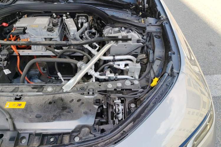 Used BMW i7 2023 eDrive50L Leading M Sport Package Engine Bay Left