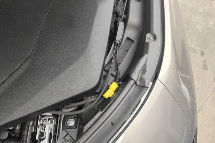 Used BMW i7 2023 eDrive50L Prestige M Sport Package Engine Bay Left