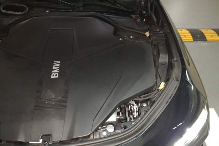 Used BMW i7 2023 xDrive60L M Sport Package Engine Bay Left