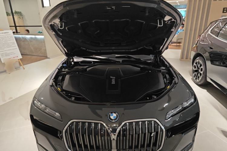 Used BMW i7 2023 eDrive50L Prestige M Sport Package Engine Bay
