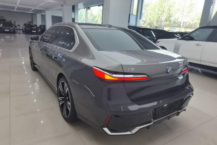 Used BMW i7 2023 eDrive50L Prestige M Sport Package Exterior 2