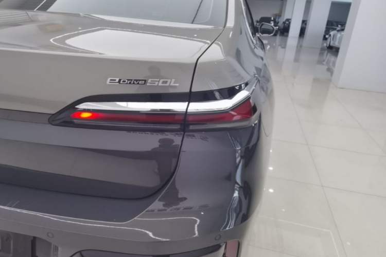 Used BMW i7 2023 eDrive50L Prestige M Sport Package Exterior 3