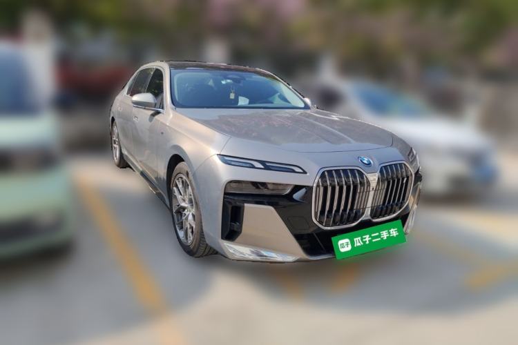 Used BMW i7 2023 eDrive50L Leading M Sport Package Front Right 45 Deg