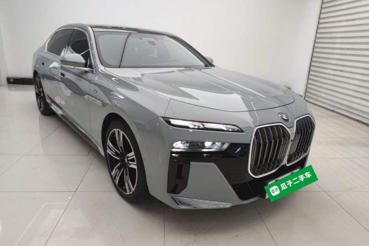 Used BMW i7 2023 eDrive50L Prestige M Sport Package Front Right 45 Deg