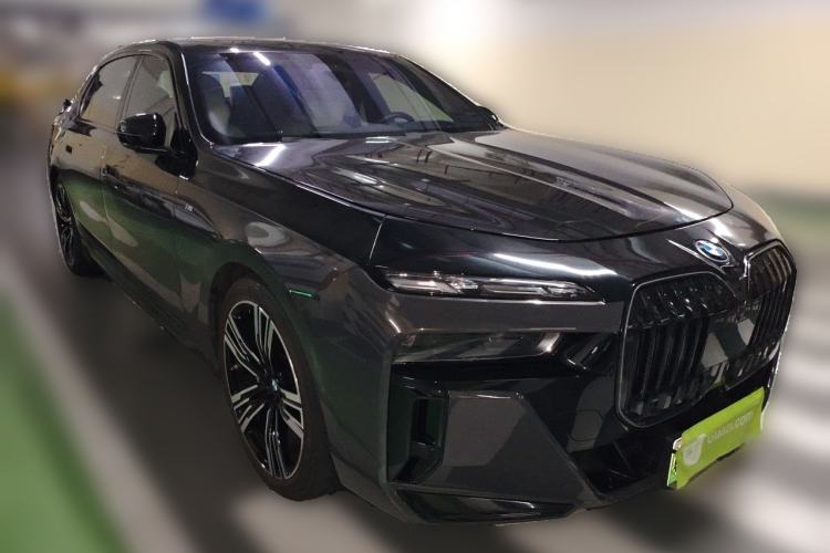Used BMW i7 2023 xDrive60L M Sport Package Front Right 45 Deg