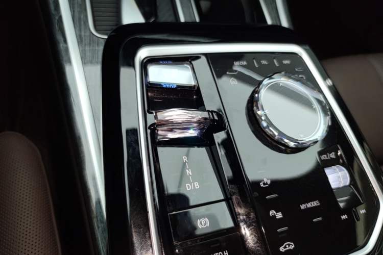 Used BMW i7 2023 eDrive50L Prestige M Sport Package Gear Lever