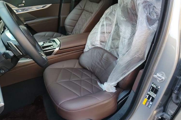 Used BMW i7 2023 eDrive50L Leading M Sport Package Left Front Seat