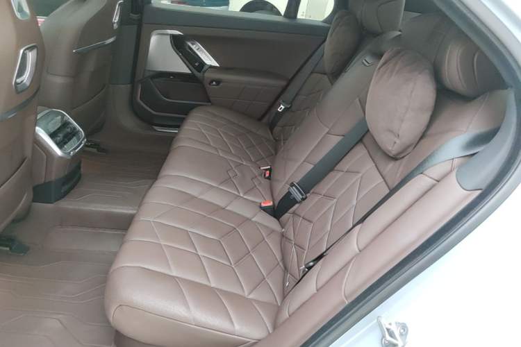 Used BMW i7 2023 eDrive50L Prestige M Sport Package Left Rear Seat