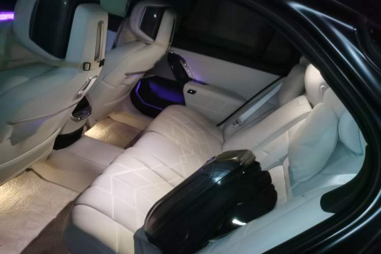 Used BMW i7 2023 eDrive50L Prestige M Sport Package Left Rear Seat