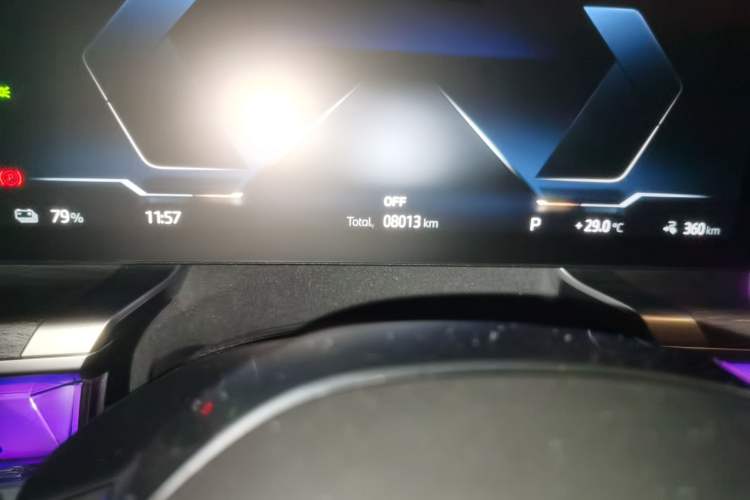 Used BMW i7 2023 eDrive50L Prestige M Sport Package Odometer Close Up