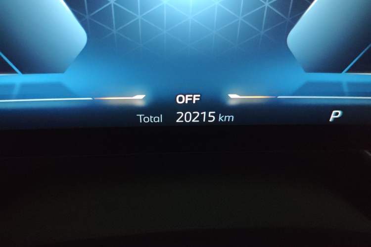 Used BMW i7 2023 xDrive60L M Sport Package Odometer Close Up